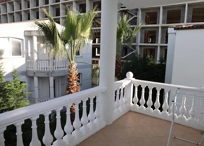 Del Sol Golem (Tirana)