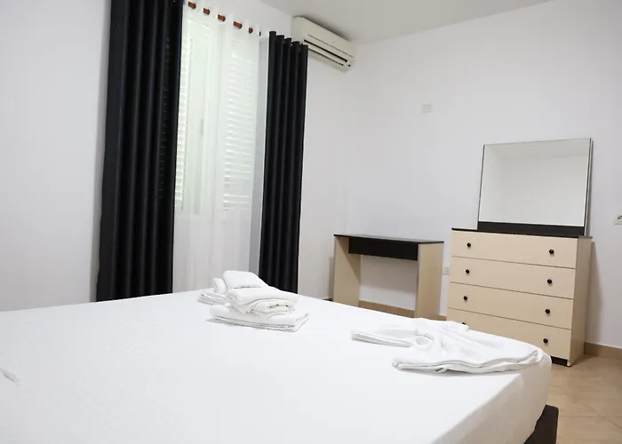 Del Sol * Golem (Tirana)